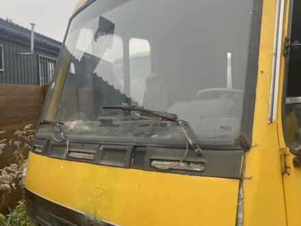 Желтый БАЗ А 079 Эталон, объемом двигателя 5.68 л и пробегом 400 тыс. км за 4000 $, фото 1 на Automoto.ua