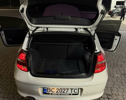 Белый БМВ 1 Серия, объемом двигателя 2 л и пробегом 283 тыс. км за 6300 $, фото 10 на Automoto.ua