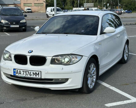 Білий БМВ 1 Серія, об'ємом двигуна 2 л та пробігом 218 тис. км за 7900 $, фото 2 на Automoto.ua