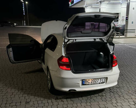 Белый БМВ 1 Серия, объемом двигателя 2 л и пробегом 283 тыс. км за 6300 $, фото 11 на Automoto.ua