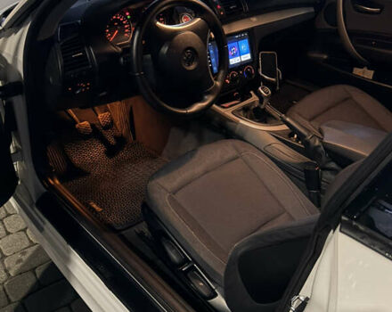 Белый БМВ 1 Серия, объемом двигателя 2 л и пробегом 283 тыс. км за 6300 $, фото 7 на Automoto.ua