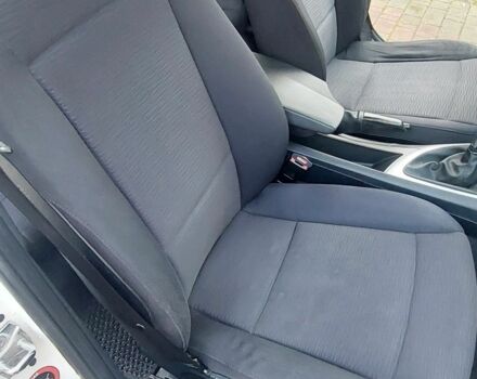 Білий БМВ 1 Серія, об'ємом двигуна 2 л та пробігом 248 тис. км за 6000 $, фото 13 на Automoto.ua