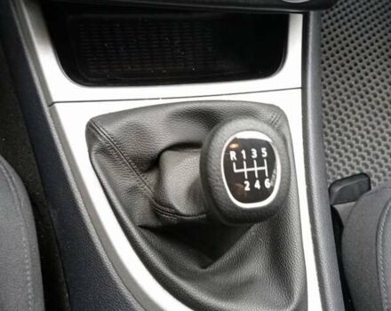 Белый БМВ 1 Серия, объемом двигателя 2 л и пробегом 280 тыс. км за 7600 $, фото 5 на Automoto.ua