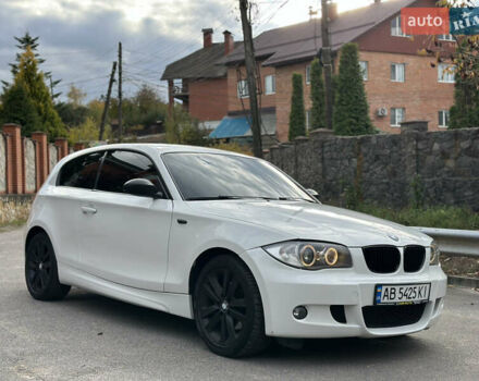 Белый БМВ 1 Серия, объемом двигателя 2 л и пробегом 320 тыс. км за 5300 $, фото 5 на Automoto.ua