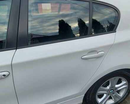 Білий БМВ 1 Серія, об'ємом двигуна 2 л та пробігом 248 тис. км за 6000 $, фото 4 на Automoto.ua