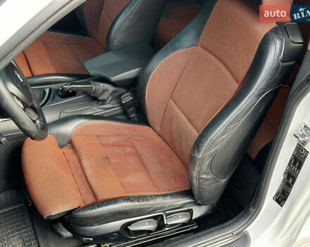 Белый БМВ 1 Серия, объемом двигателя 2 л и пробегом 320 тыс. км за 5300 $, фото 20 на Automoto.ua