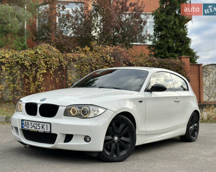 Белый БМВ 1 Серия, объемом двигателя 2 л и пробегом 320 тыс. км за 5300 $, фото 1 на Automoto.ua