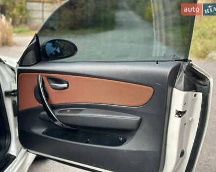 Белый БМВ 1 Серия, объемом двигателя 2 л и пробегом 320 тыс. км за 5300 $, фото 29 на Automoto.ua