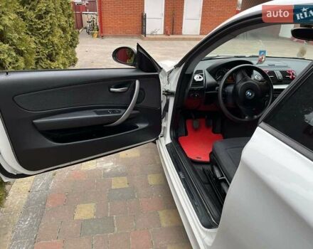 Белый БМВ 1 Серия, объемом двигателя 2 л и пробегом 165 тыс. км за 7800 $, фото 48 на Automoto.ua