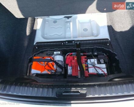 Белый БМВ 1 Серия, объемом двигателя 2 л и пробегом 199 тыс. км за 7200 $, фото 8 на Automoto.ua