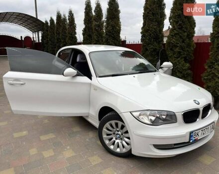 Белый БМВ 1 Серия, объемом двигателя 2 л и пробегом 165 тыс. км за 7800 $, фото 49 на Automoto.ua