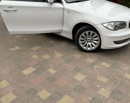 Белый БМВ 1 Серия, объемом двигателя 2 л и пробегом 165 тыс. км за 7800 $, фото 15 на Automoto.ua