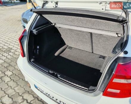 Белый БМВ 1 Серия, объемом двигателя 2 л и пробегом 199 тыс. км за 7200 $, фото 12 на Automoto.ua