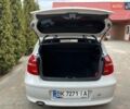 Белый БМВ 1 Серия, объемом двигателя 2 л и пробегом 165 тыс. км за 7800 $, фото 13 на Automoto.ua