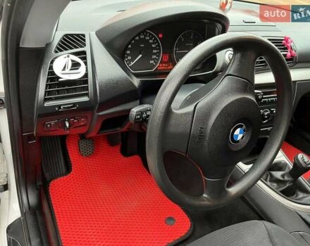 Белый БМВ 1 Серия, объемом двигателя 2 л и пробегом 165 тыс. км за 7800 $, фото 29 на Automoto.ua