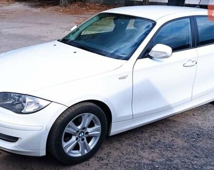 БМВ 1 Серия 2009 в Лубнах на Automoto.ua Белый БМВ 1 Серия, объемом двигателя 2 л и пробегом 205 тыс. км за 7000 $, фото 5 на Automoto.ua