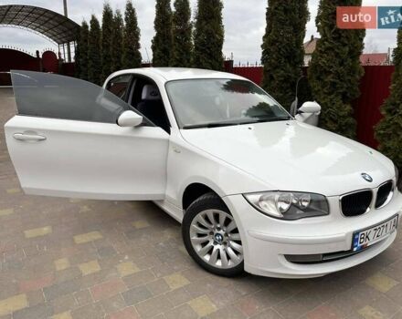 Белый БМВ 1 Серия, объемом двигателя 2 л и пробегом 165 тыс. км за 7800 $, фото 51 на Automoto.ua
