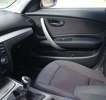 БМВ 1 Серия 2009 в Лубнах на Automoto.ua Белый БМВ 1 Серия, объемом двигателя 2 л и пробегом 205 тыс. км за 7000 $, фото 9 на Automoto.ua