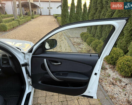 Белый БМВ 1 Серия, объемом двигателя 2 л и пробегом 198 тыс. км за 6200 $, фото 16 на Automoto.ua