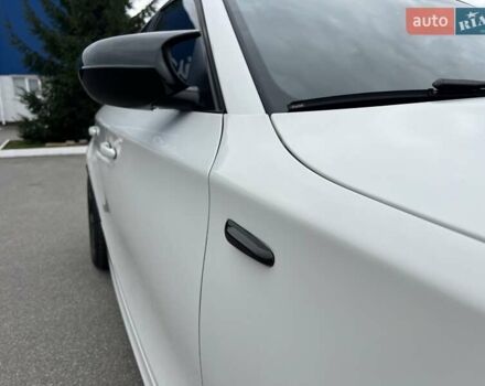 Белый БМВ 1 Серия, объемом двигателя 2 л и пробегом 207 тыс. км за 7900 $, фото 8 на Automoto.ua