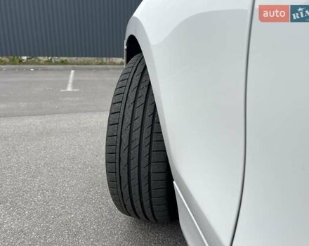 Белый БМВ 1 Серия, объемом двигателя 2 л и пробегом 207 тыс. км за 7900 $, фото 25 на Automoto.ua