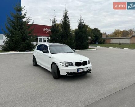 Белый БМВ 1 Серия, объемом двигателя 2 л и пробегом 207 тыс. км за 7900 $, фото 6 на Automoto.ua