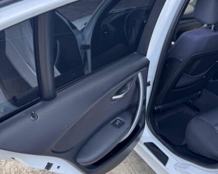 Білий БМВ 1 Серія, об'ємом двигуна 2 л та пробігом 208 тис. км за 8600 $, фото 7 на Automoto.ua