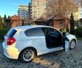 Белый БМВ 1 Серия, объемом двигателя 20 л и пробегом 253 тыс. км за 9250 $, фото 3 на Automoto.ua