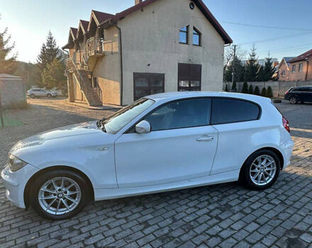 Белый БМВ 1 Серия, объемом двигателя 2 л и пробегом 255 тыс. км за 8200 $, фото 13 на Automoto.ua