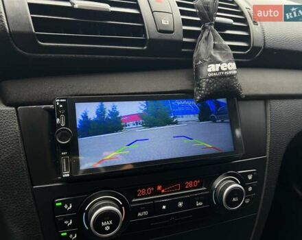 Белый БМВ 1 Серия, объемом двигателя 2 л и пробегом 207 тыс. км за 7900 $, фото 45 на Automoto.ua