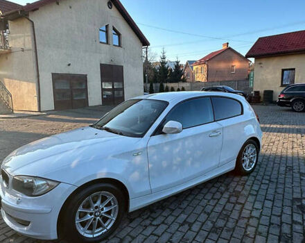 Белый БМВ 1 Серия, объемом двигателя 2 л и пробегом 255 тыс. км за 8200 $, фото 2 на Automoto.ua