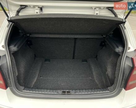 Белый БМВ 1 Серия, объемом двигателя 2 л и пробегом 207 тыс. км за 7900 $, фото 53 на Automoto.ua