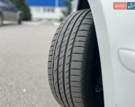 Белый БМВ 1 Серия, объемом двигателя 2 л и пробегом 207 тыс. км за 7900 $, фото 7 на Automoto.ua