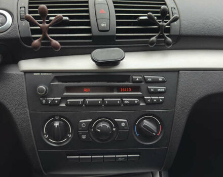 Білий БМВ 1 Серія, об'ємом двигуна 2 л та пробігом 127 тис. км за 8500 $, фото 20 на Automoto.ua