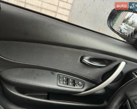 Білий БМВ 1 Серія, об'ємом двигуна 2 л та пробігом 127 тис. км за 8500 $, фото 21 на Automoto.ua