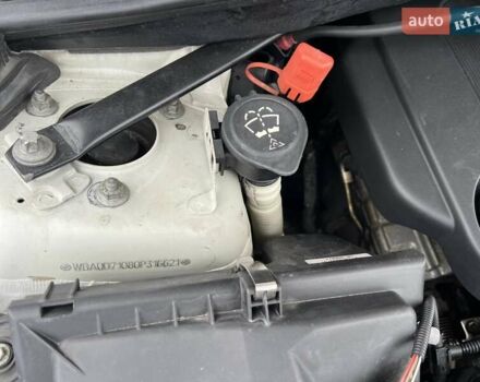 Белый БМВ 1 Серия, объемом двигателя 2 л и пробегом 207 тыс. км за 7900 $, фото 71 на Automoto.ua