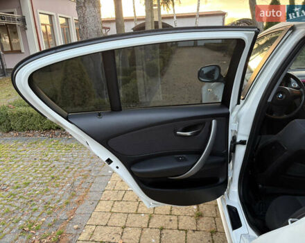 Белый БМВ 1 Серия, объемом двигателя 2 л и пробегом 198 тыс. км за 6200 $, фото 17 на Automoto.ua