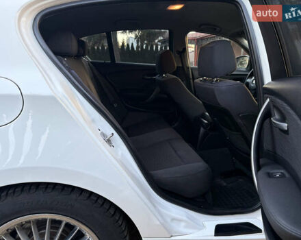 Белый БМВ 1 Серия, объемом двигателя 2 л и пробегом 198 тыс. км за 6200 $, фото 13 на Automoto.ua