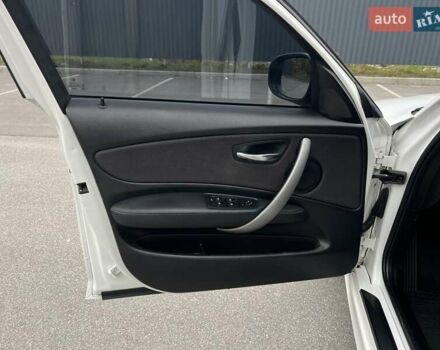 Белый БМВ 1 Серия, объемом двигателя 2 л и пробегом 207 тыс. км за 7900 $, фото 27 на Automoto.ua
