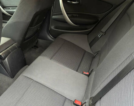 Білий БМВ 1 Серія, об'ємом двигуна 2 л та пробігом 127 тис. км за 8500 $, фото 22 на Automoto.ua