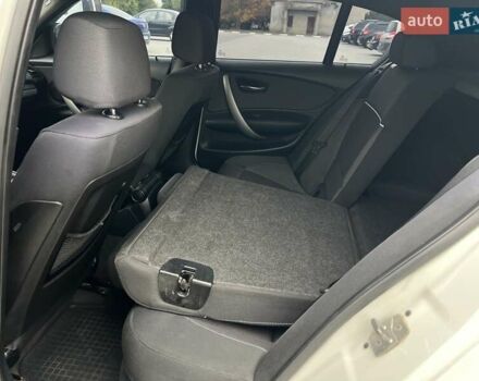 Белый БМВ 1 Серия, объемом двигателя 2 л и пробегом 207 тыс. км за 7900 $, фото 51 на Automoto.ua