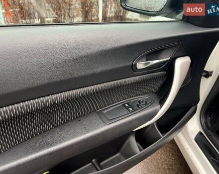 Белый БМВ 1 Серия, объемом двигателя 1.6 л и пробегом 100 тыс. км за 11490 $, фото 10 на Automoto.ua