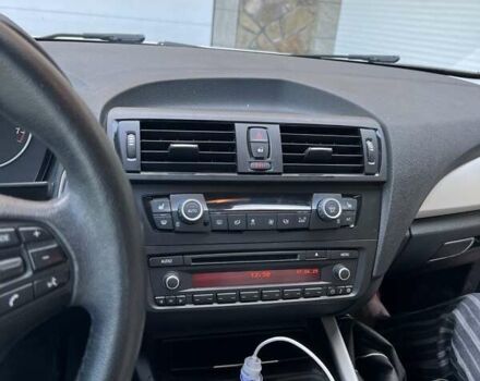 Белый БМВ 1 Серия, объемом двигателя 1.6 л и пробегом 100 тыс. км за 11000 $, фото 6 на Automoto.ua