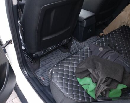 Білий БМВ 1 Серія, об'ємом двигуна 2 л та пробігом 240 тис. км за 14500 $, фото 5 на Automoto.ua