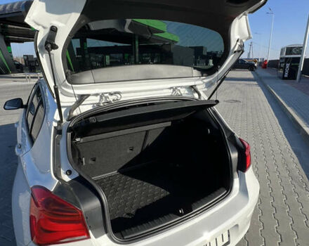 Белый БМВ 1 Серия, объемом двигателя 1.5 л и пробегом 235 тыс. км за 11100 $, фото 7 на Automoto.ua