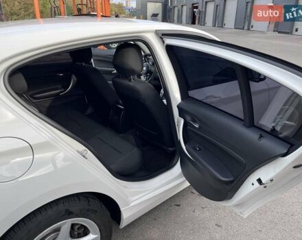 Белый БМВ 1 Серия, объемом двигателя 1.5 л и пробегом 60 тыс. км за 17500 $, фото 24 на Automoto.ua