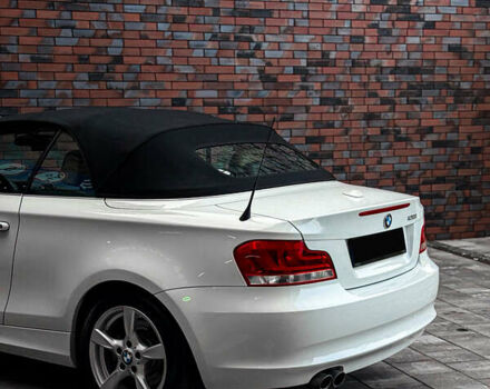 Білий БМВ 1 Серія, об'ємом двигуна 3 л та пробігом 24 тис. км за 13700 $, фото 5 на Automoto.ua