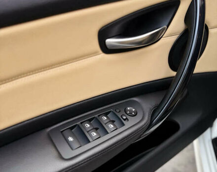 Білий БМВ 1 Серія, об'ємом двигуна 3 л та пробігом 24 тис. км за 13700 $, фото 9 на Automoto.ua