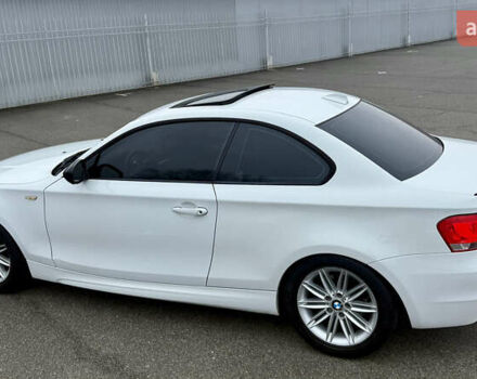 Белый БМВ 1 Серия, объемом двигателя 3 л и пробегом 136 тыс. км за 9300 $, фото 12 на Automoto.ua