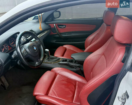 Белый БМВ 1 Серия, объемом двигателя 3 л и пробегом 136 тыс. км за 9300 $, фото 29 на Automoto.ua